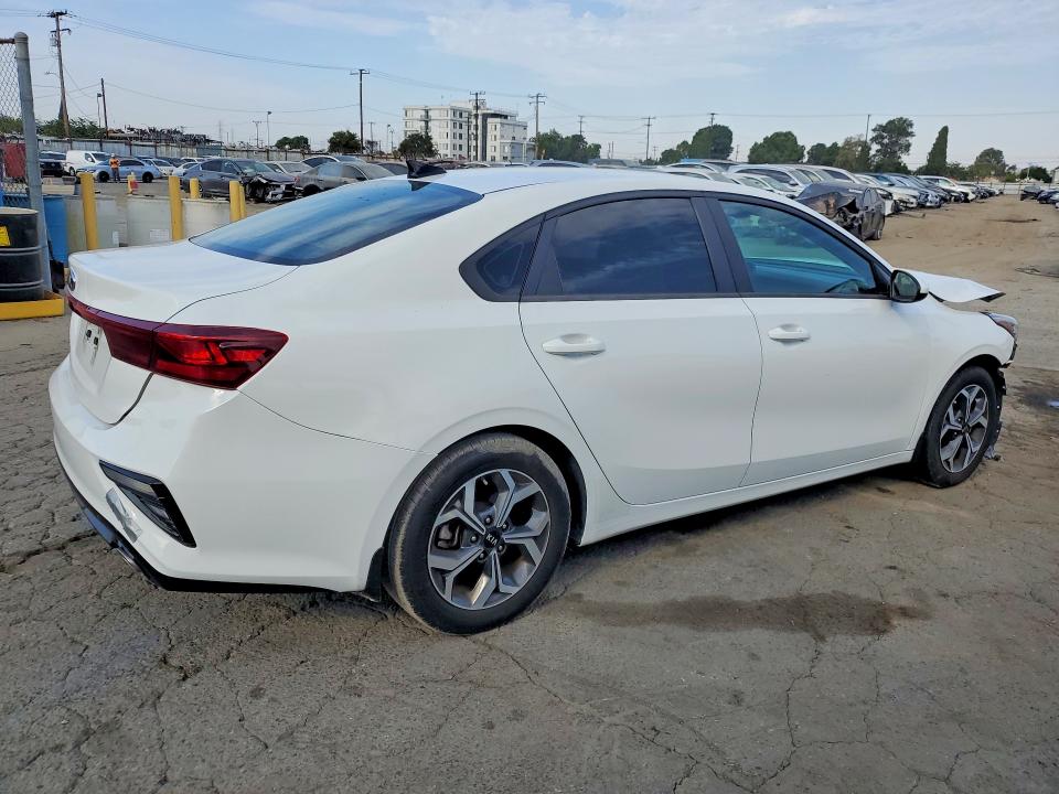 Photo 3 from auction – 2021 KIA FORTE with VIN 3KPF24AD1ME391220