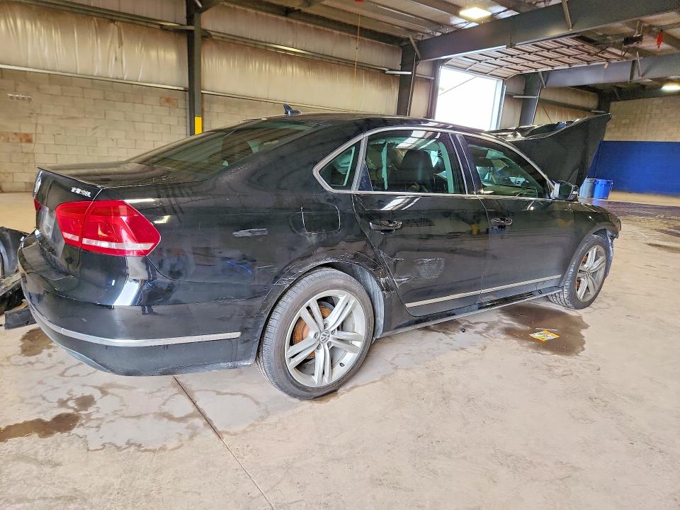 Photo 3 from auction – 2014 VOLKSWAGEN PASSAT with VIN 1VWCT7A3XEC042457