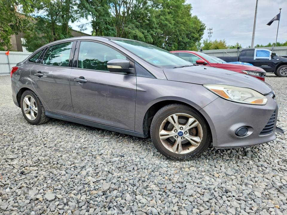 Photo 4 from auction – 2014 FORD FOCUS with VIN 1FADP3F22EL178575