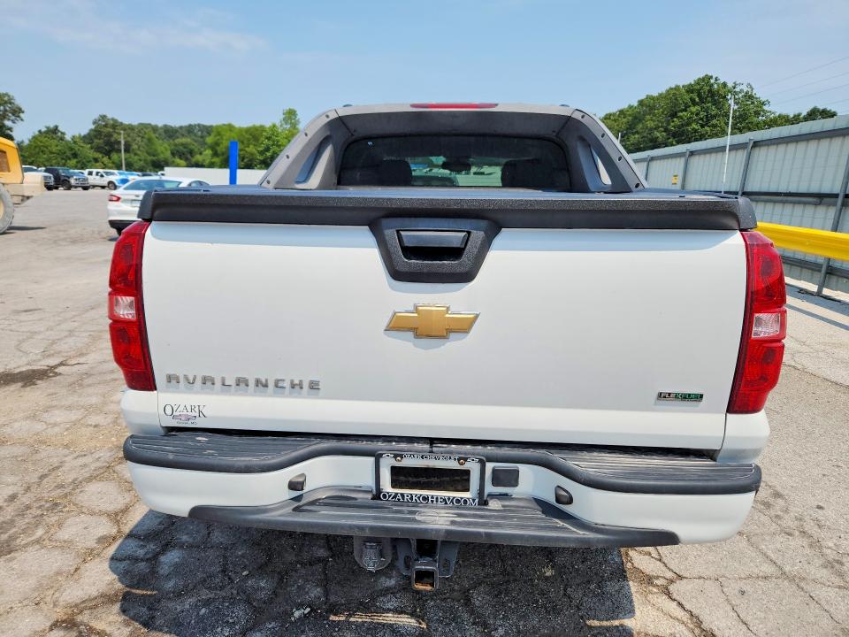 Photo 6 from auction – 2011 CHEVROLET AVALANCHE with VIN 3GNTKEE31BG363694