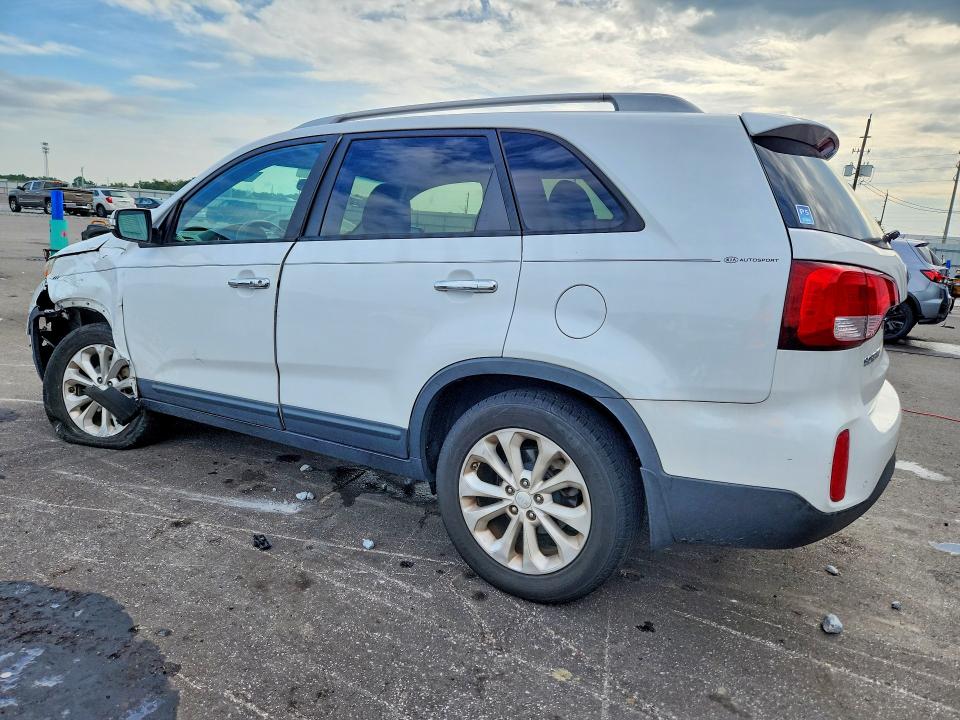 Photo 2 from auction – 2015 KIA SORENTO with VIN 5XYKU4A70FG647548
