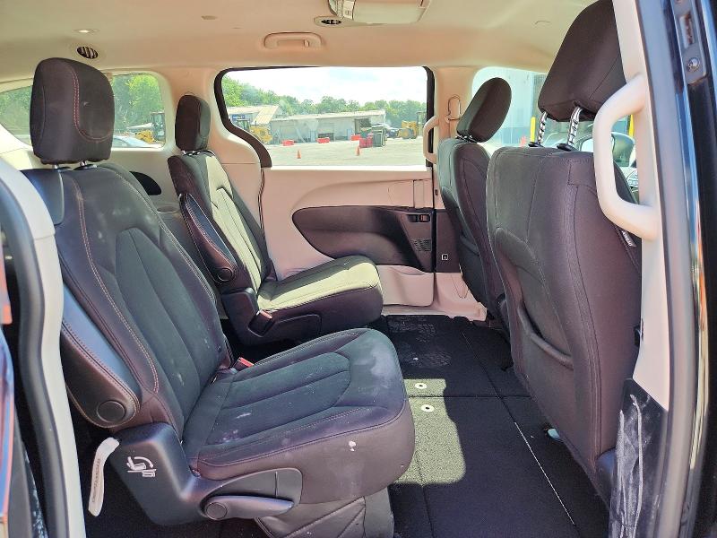 Photo 11 from auction – 2017 CHRYSLER PACIFICA with VIN 2C4RC1DG8HR713211