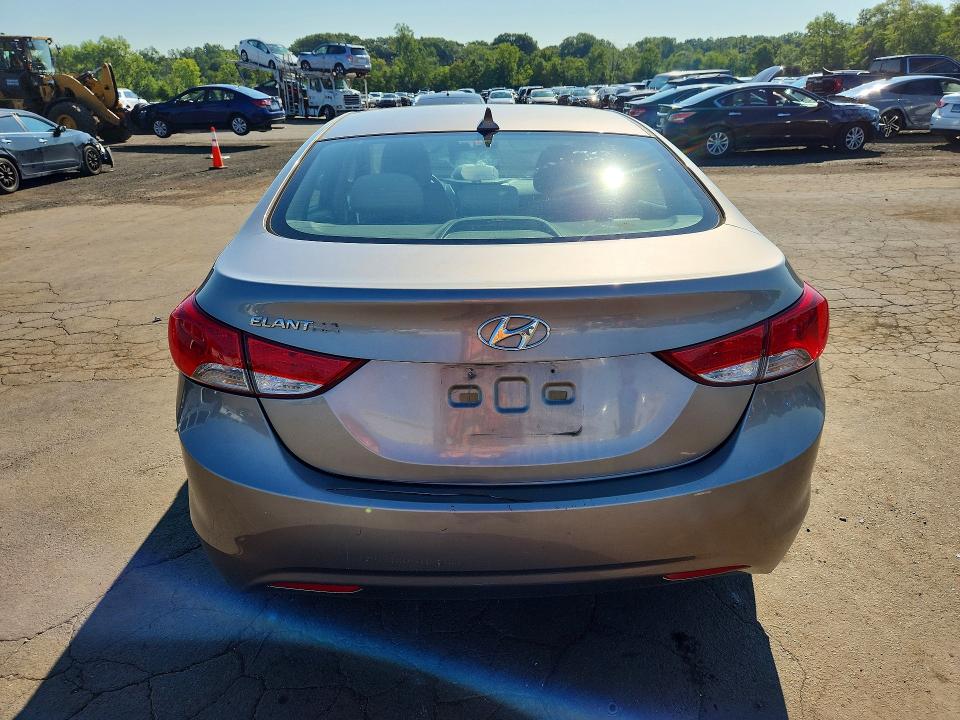 Photo 6 from auction – 2011 HYUNDAI ELANTRA with VIN 5NPDH4AE6BH019945