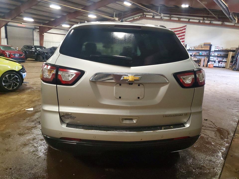 Photo 6 from auction – 2015 CHEVROLET TRAVERSE with VIN 1GNKVHKD2FJ311531