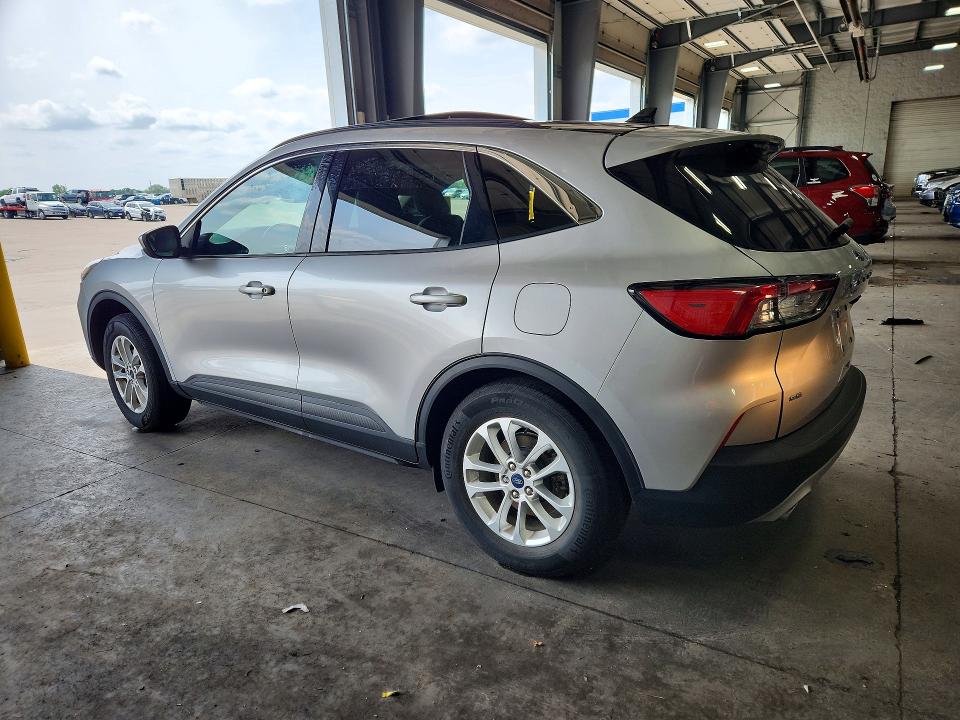 Photo 2 from auction – 2020 FORD ESCAPE with VIN 1FMCU9G68LUA83217