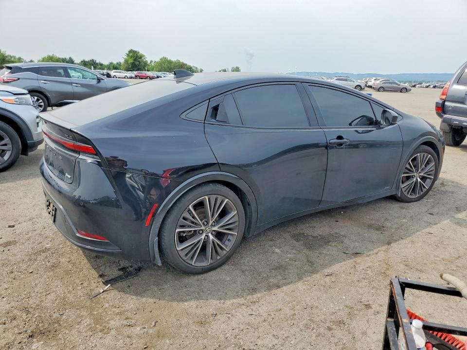 Photo 3 from auction – 2023 TOYOTA PRIUS with VIN JTDADABU5P3002138