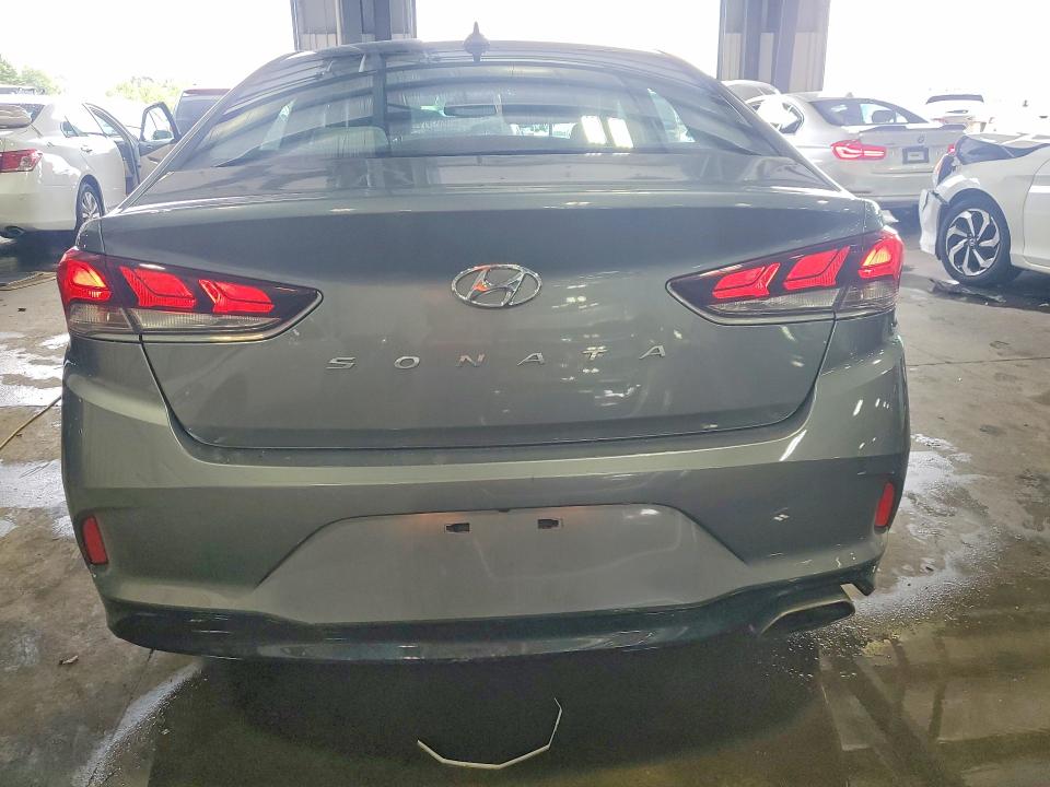 Photo 6 from auction – 2018 HYUNDAI SONATA with VIN 5NPE34AF2JH712361