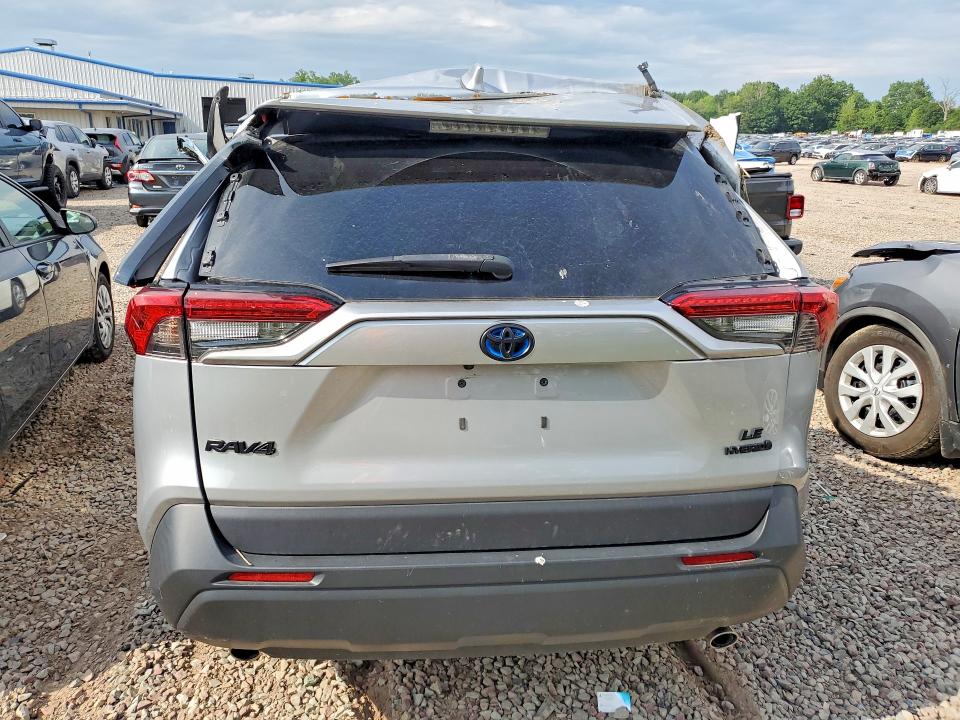Photo 6 from auction – 2022 TOYOTA RAV4 with VIN 2T3LWRFV0NW141348