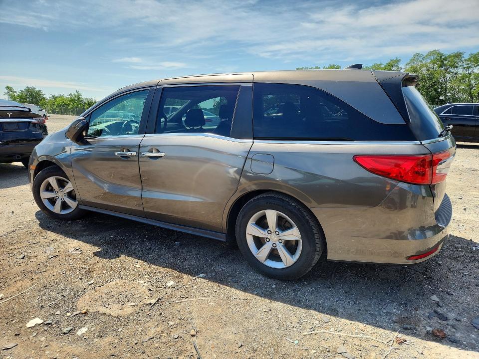 Photo 2 from auction – 2018 HONDA ODYSSEY with VIN 5FNRL6H75JB014918