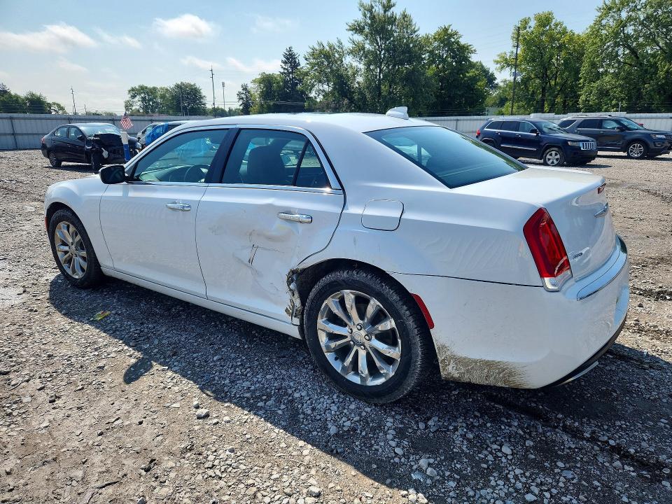 Photo 2 from auction – 2019 CHRYSLER 300 with VIN 2C3CCAKG6KH593547