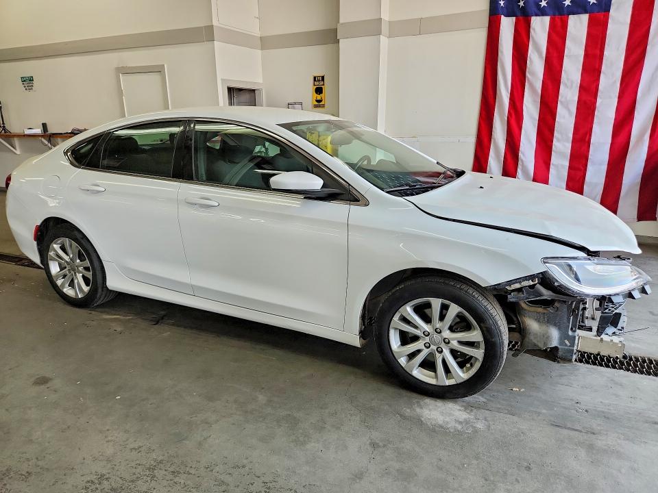Photo 4 from auction – 2015 CHRYSLER 200 with VIN 1C3CCCAB5FN658791