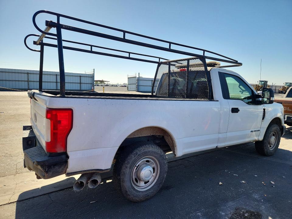 Photo 3 from auction – 2017 FORD F350 with VIN 1FTRF3ATXHEC09826