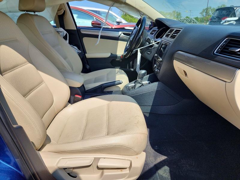 Photo 7 from auction – 2017 VOLKSWAGEN JETTA with VIN 3VWDB7AJ6HM383699