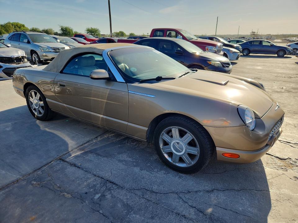 Photo 4 from auction – 2005 FORD THUNDERBIRD with VIN 1FAHP60A25Y103185