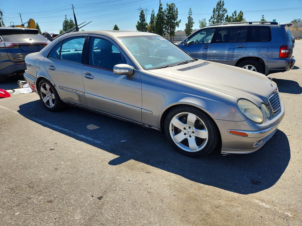 Photo 4 from auction – 2004 MERCEDES-BENZ E with VIN WDBUF70JX4A457317