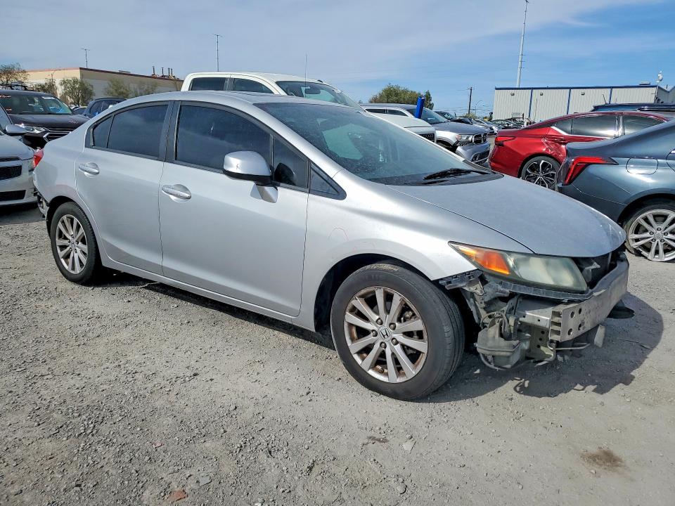 Photo 4 from auction – 2012 HONDA CIVIC with VIN 2HGFB2F93CH328942