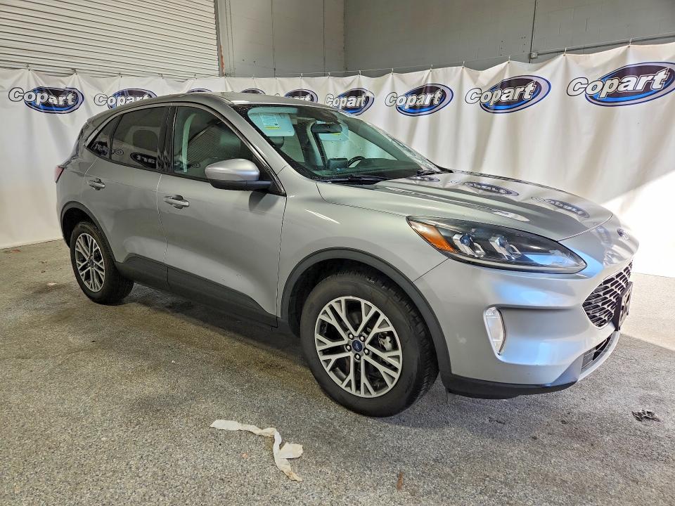 Photo 4 from auction – 2022 FORD ESCAPE with VIN 1FMCU9H96NUA44413