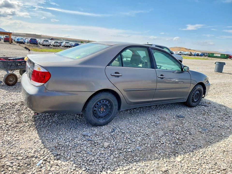 Photo 3 from auction – 2005 TOYOTA CAMRY with VIN 4T1BE32K05U605173