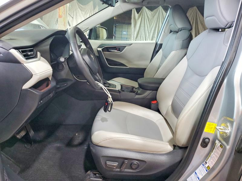 Photo 7 from auction – 2019 TOYOTA RAV4 with VIN 2T3DWRFV8KW028280