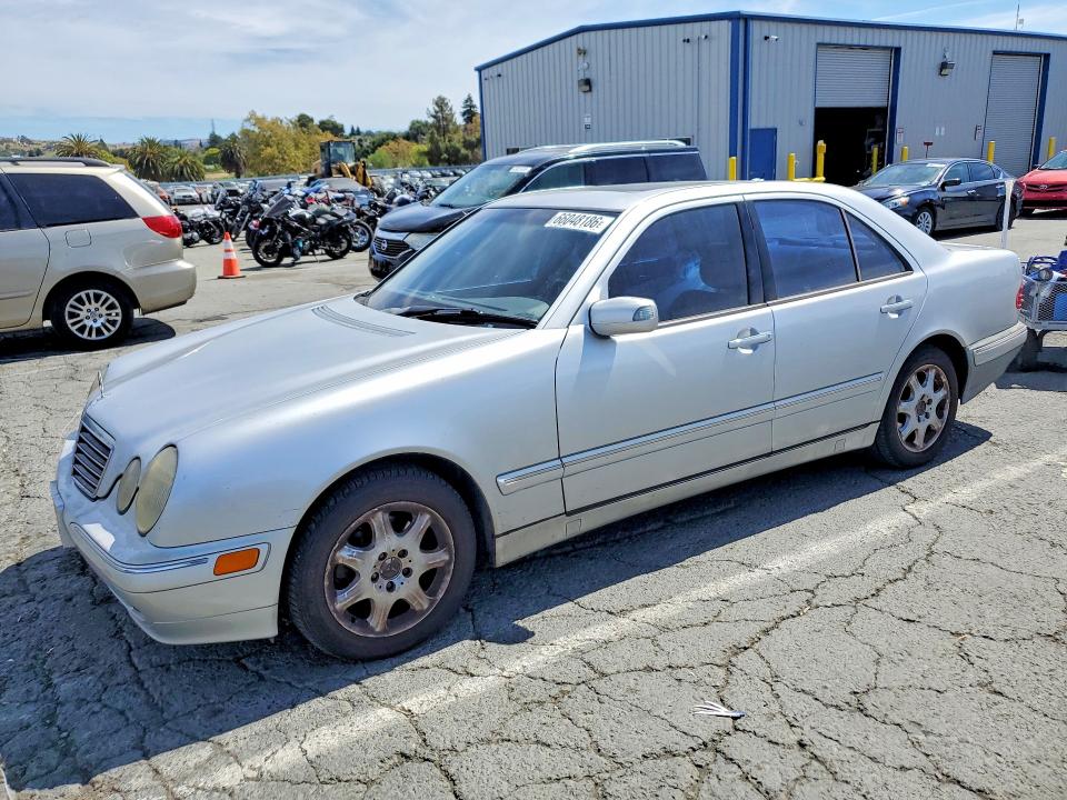 MERCEDES-BENZ E 2000 с VIN WDBJF65J9YB167107 - Фото с аукциона