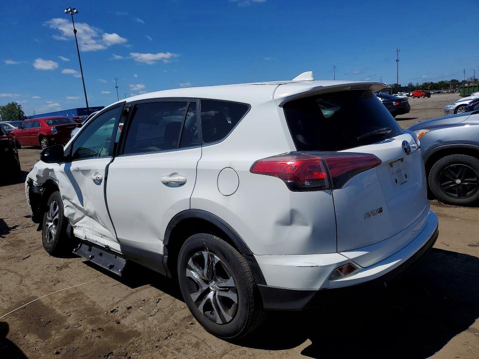 Photo 2 from auction – 2017 TOYOTA RAV4 with VIN JTMZFREV1HJ142345