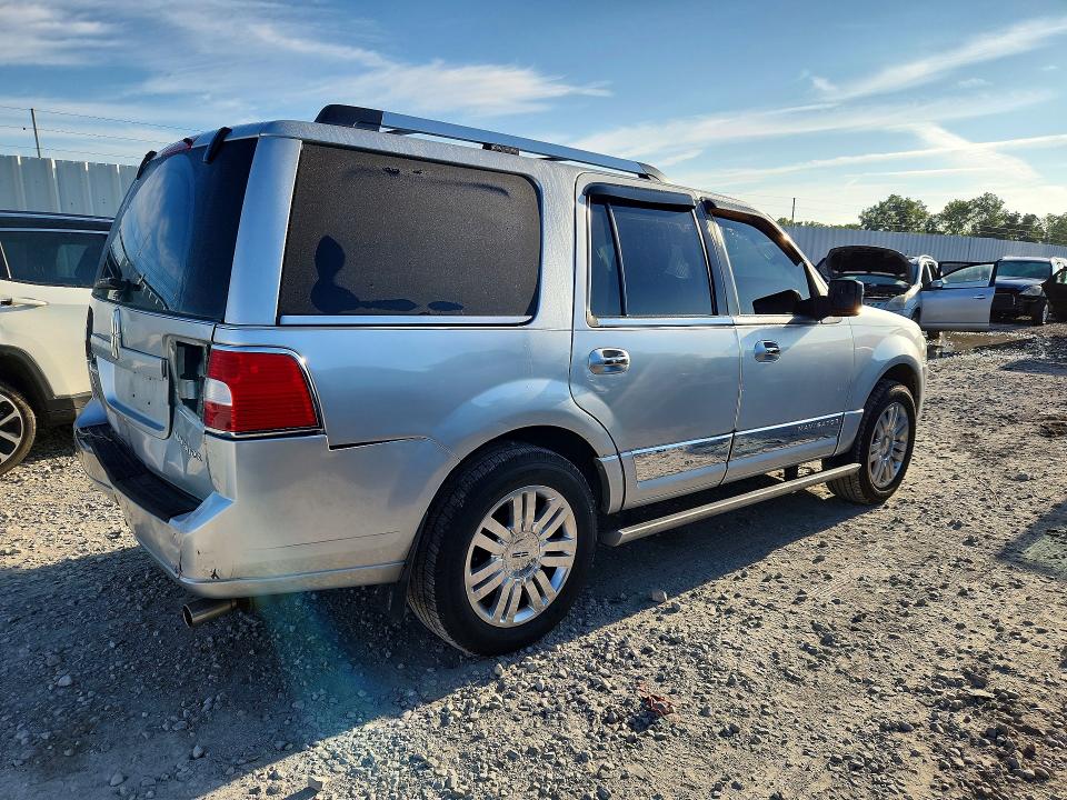 Photo 3 from auction – 2013 LINCOLN NAVIGATOR with VIN 5LMJJ2J58DEL06162