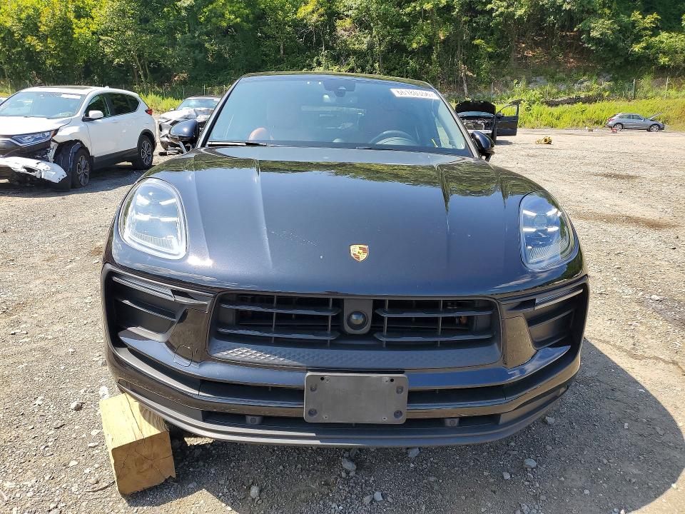Photo 5 from auction – 2022 PORSCHE MACAN with VIN WP1AA2A51NLB07750