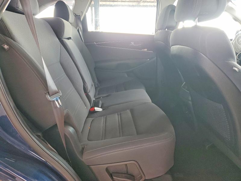 Photo 10 from auction – 2016 KIA SORENTO with VIN 5XYPGDA39GG166063