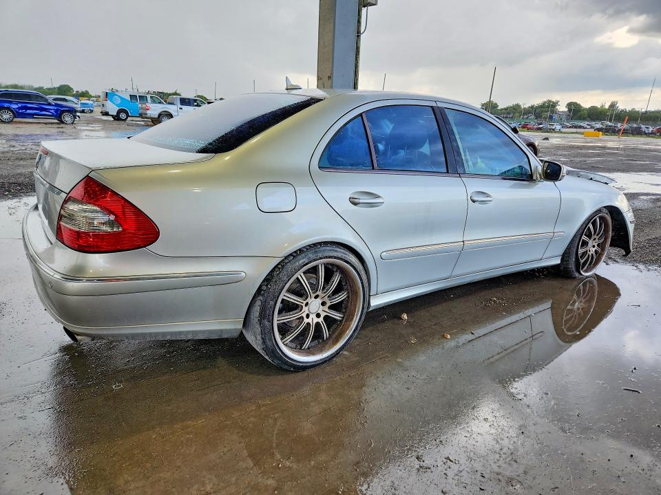 Photo 3 from auction – 2007 MERCEDES-BENZ E with VIN WDBUF56X07A989941