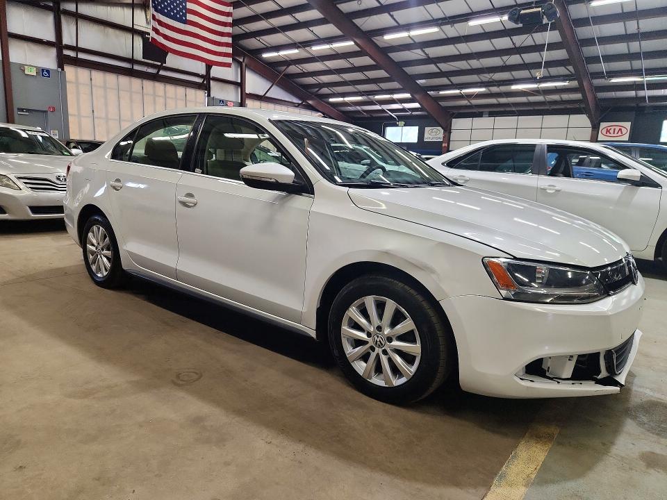 Photo 4 from auction – 2014 VOLKSWAGEN JETTA with VIN 3VW637AJ2EM265313
