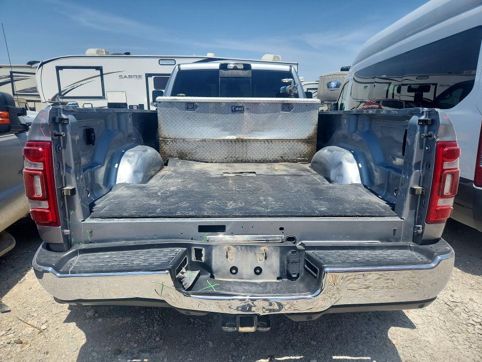 Фото 6 с аукциона – 2022 RAM 3500 с VIN 3C63RRJL7NG293793