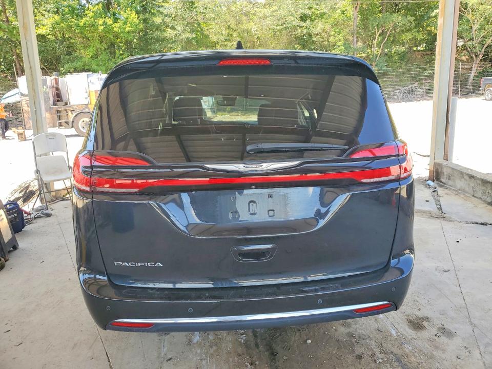Photo 6 from auction – 2023 CHRYSLER PACIFICA with VIN 2C4RC1BGXPR502528