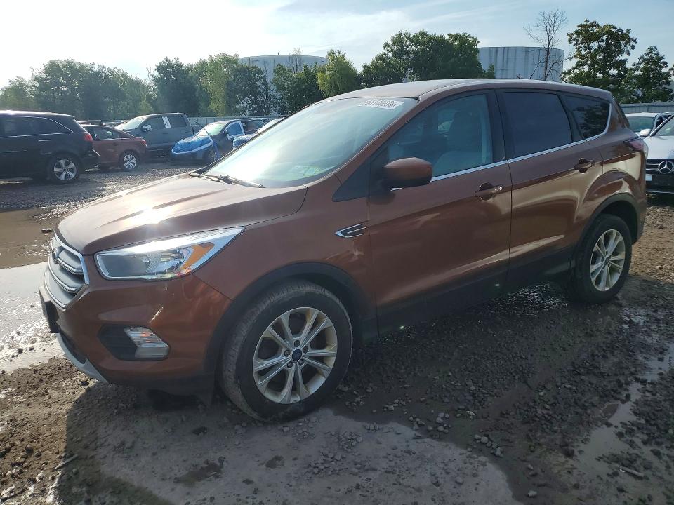FORD ESCAPE 2017 with VIN 1FMCU9GD5HUF01013 - Photo from auction