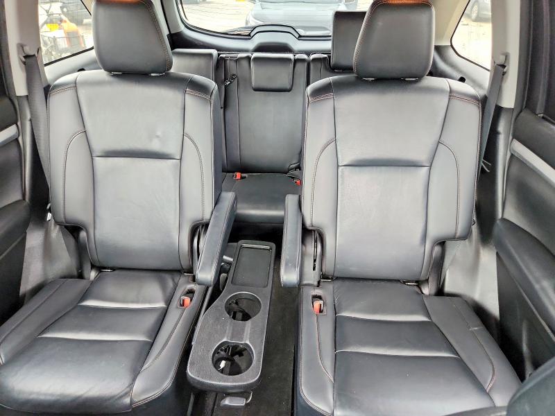 Photo 10 from auction – 2019 TOYOTA HIGHLANDER with VIN 5TDKZRFH1KS561811