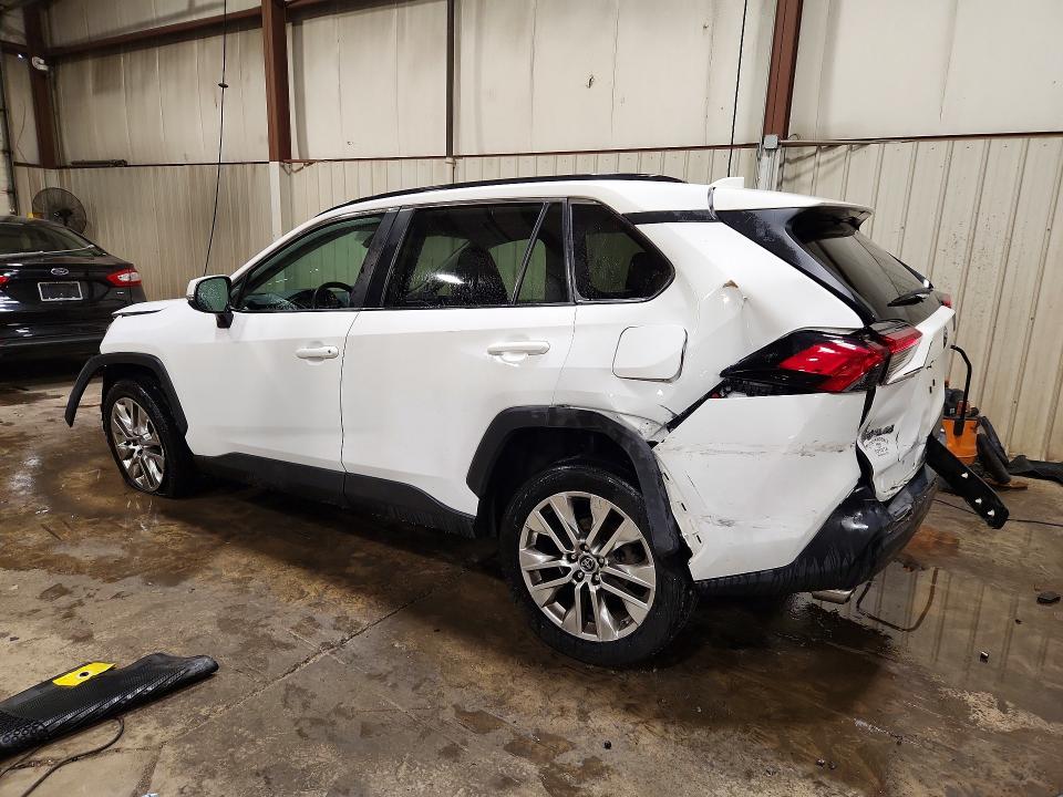 Photo 2 from auction – 2019 TOYOTA RAV4 with VIN 2T3A1RFVXKW014916