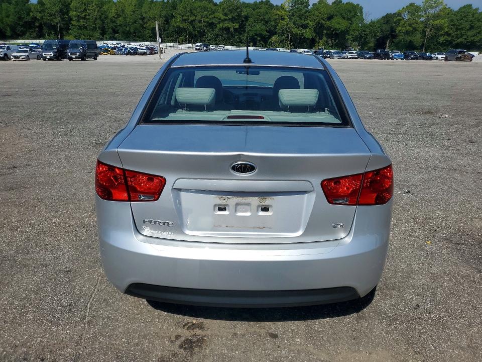 Photo 6 from auction – 2013 KIA FORTE with VIN KNAFU4A27D5688462