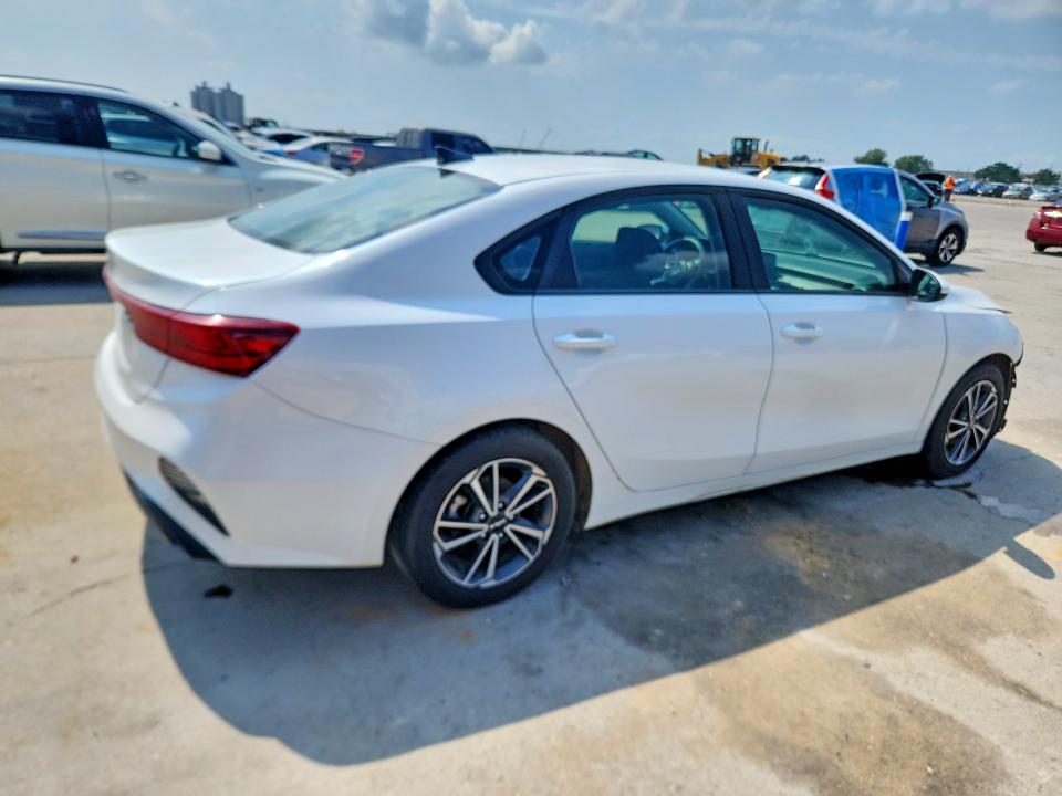 Photo 3 from auction – 2022 KIA FORTE with VIN 3KPF24ADXNE436012