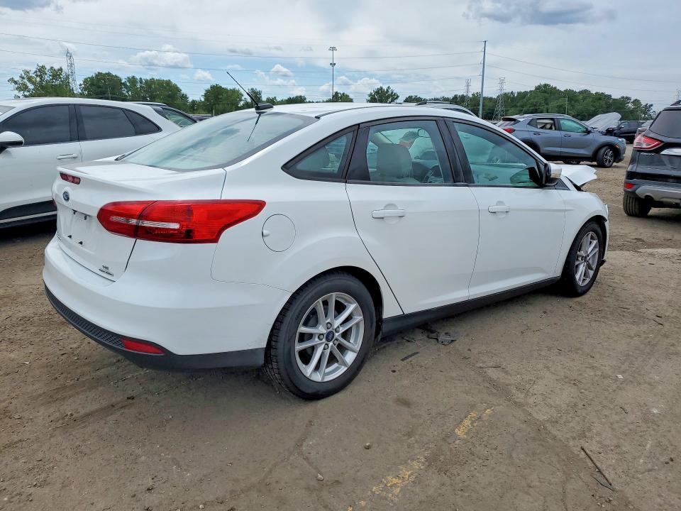 Photo 3 from auction – 2016 FORD FOCUS with VIN 1FADP3F23GL239080