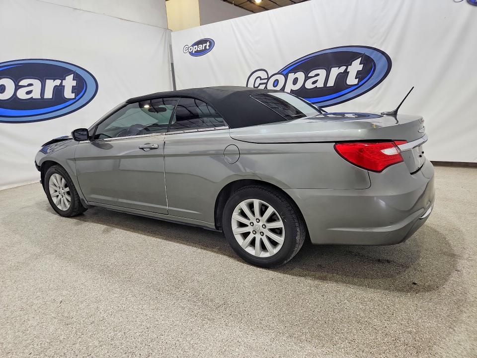 Photo 2 from auction – 2013 CHRYSLER 200 with VIN 1C3BCBEGXDN755557