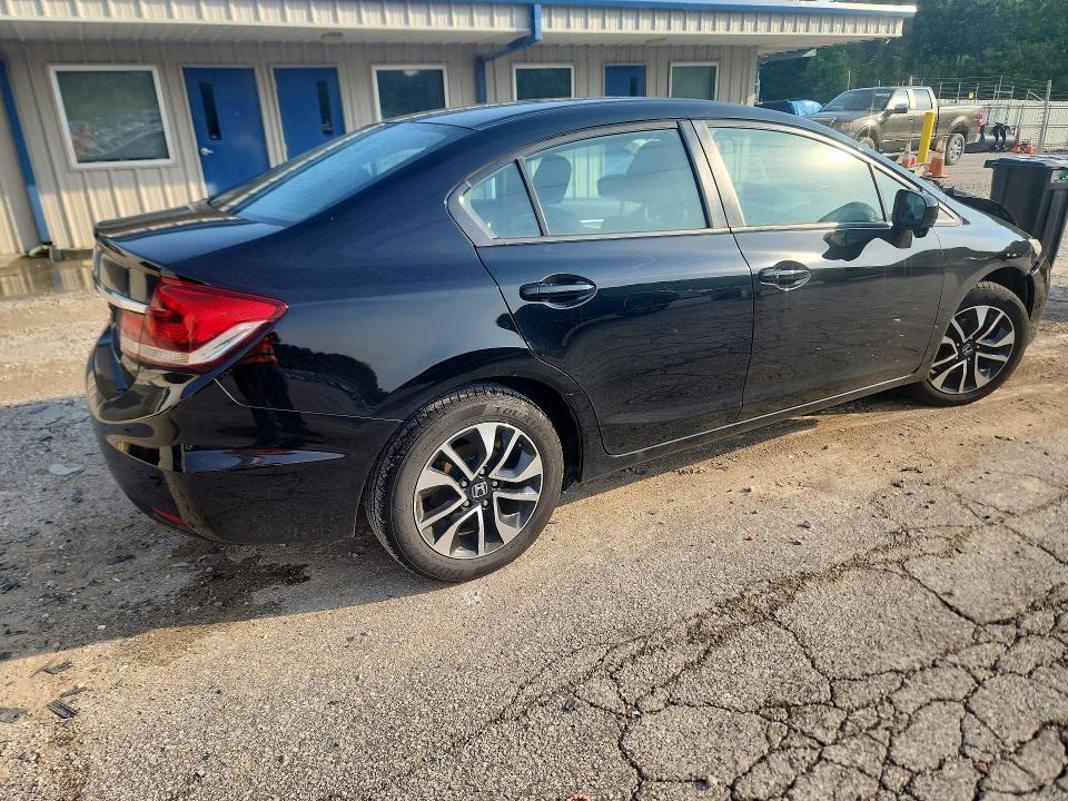 Photo 3 from auction – 2014 HONDA CIVIC with VIN 19XFB2F8XEE200234