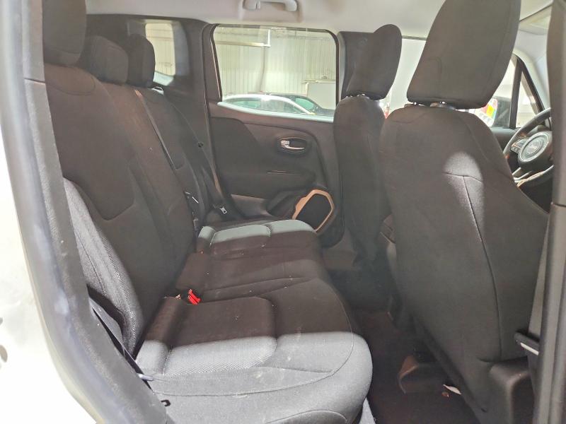 Photo 11 from auction – 2016 JEEP RENEGADE with VIN ZACCJBAT9GPD89594