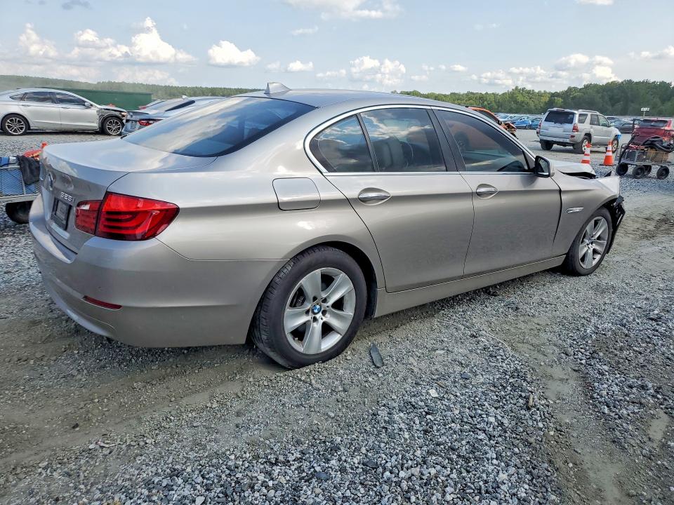 Photo 3 from auction – 2013 BMW 528 with VIN WBAXH5C53DDW14872