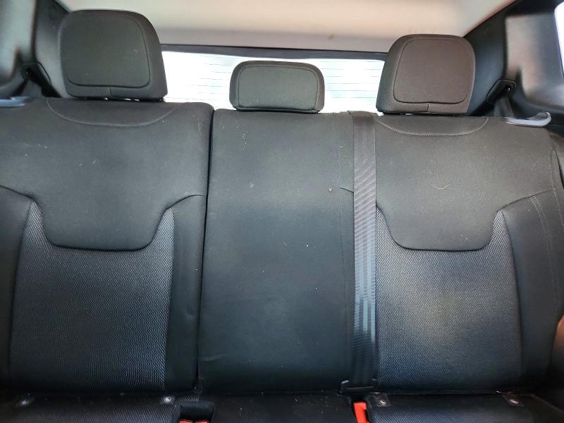 Photo 10 from auction – 2021 JEEP RENEGADE with VIN ZACNJDAB9MPM32531