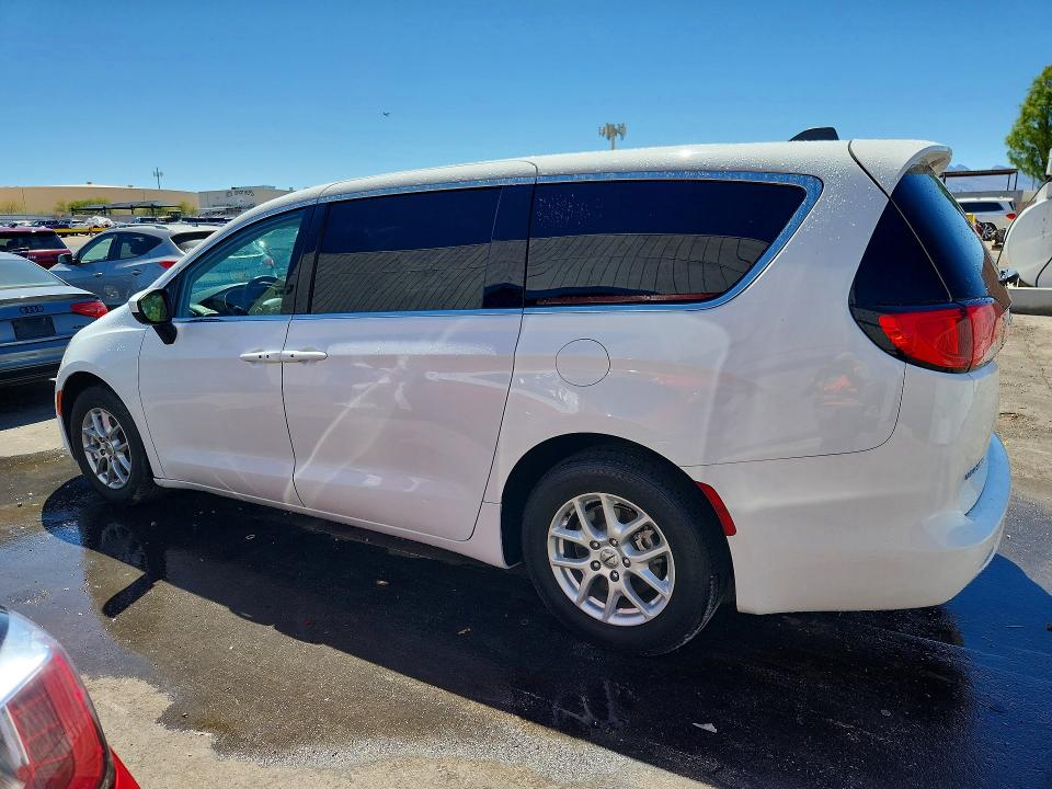 Photo 2 from auction – 2022 CHRYSLER VOYAGER with VIN 2C4RC1CG9NR204886