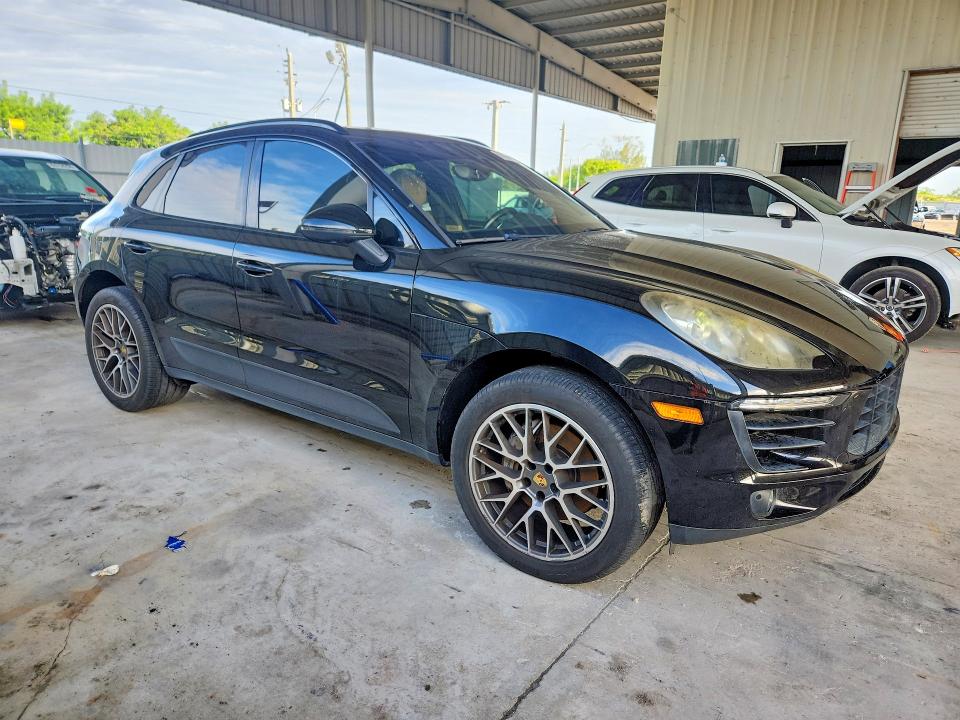 Photo 4 from auction – 2017 PORSCHE MACAN with VIN WP1AB2A55HLB20342