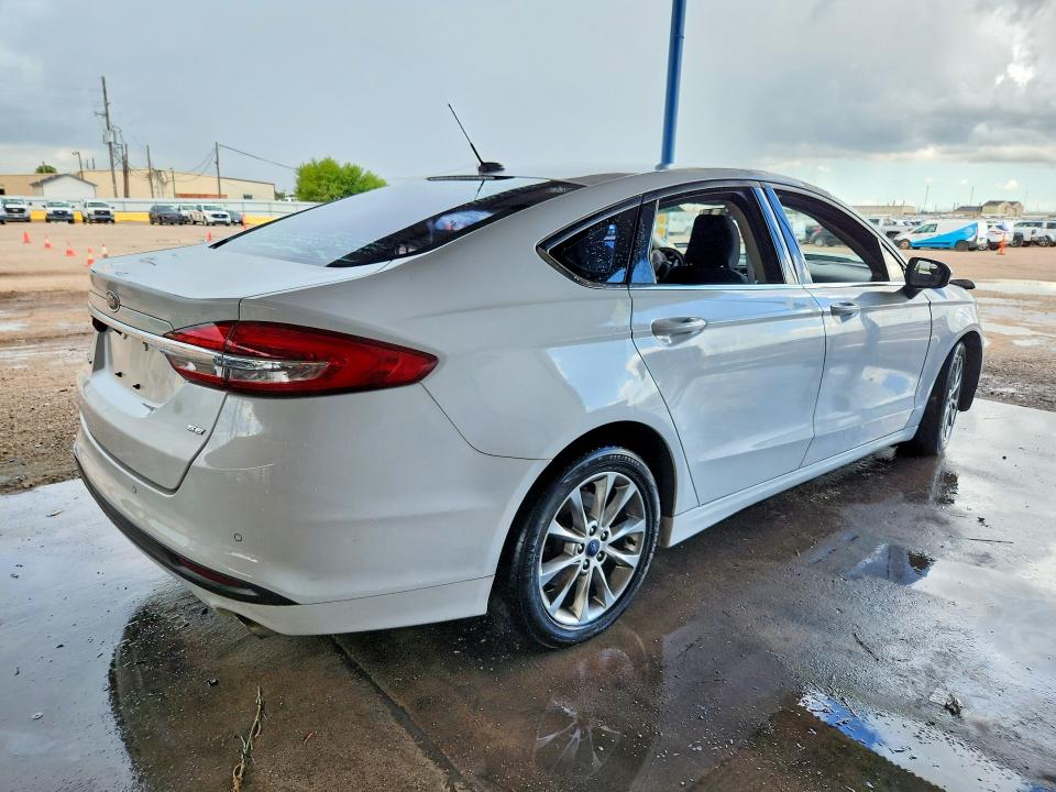 Photo 3 from auction – 2017 FORD FUSION with VIN 3FA6P0H72HR359388