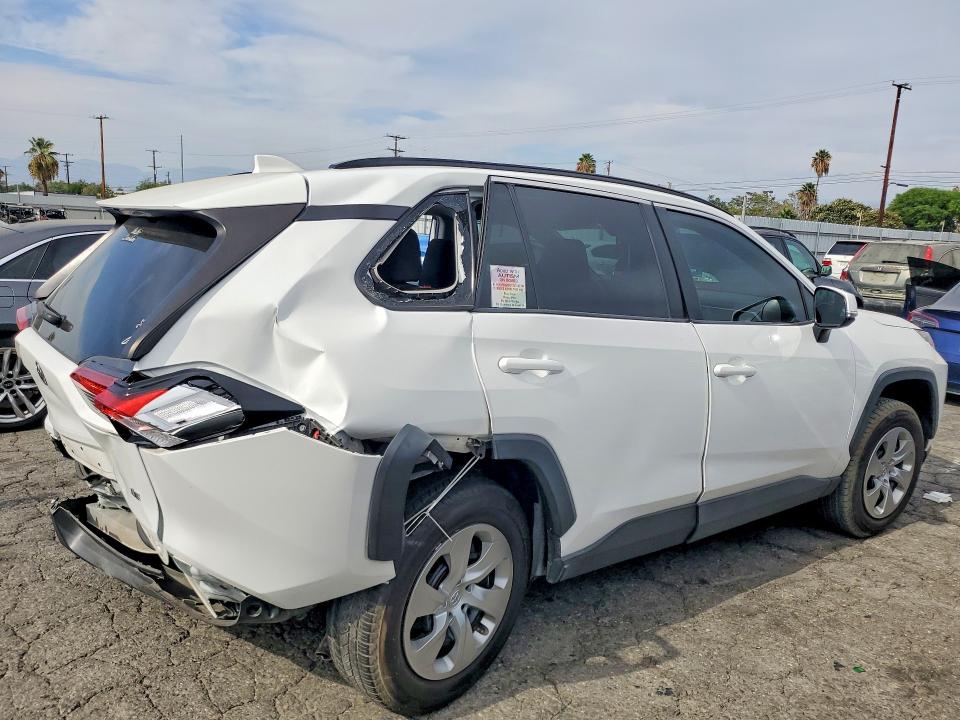 Photo 3 from auction – 2021 TOYOTA RAV4 with VIN 2T3K1RFV6MC104282