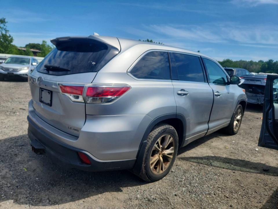 Photo 3 from auction – 2016 TOYOTA HIGHLANDER with VIN 5TDBKRFH8GS326768