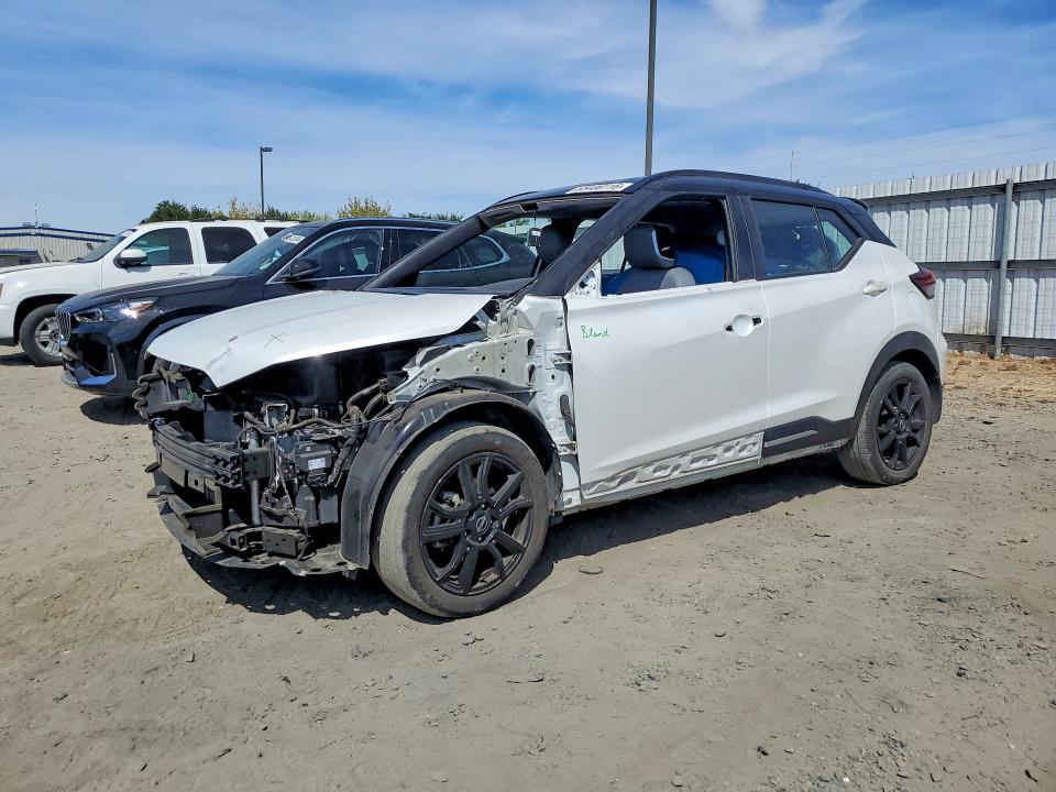 NISSAN KICKS 2023 with VIN 3N1CP5DV2PL489786 - Photo from auction