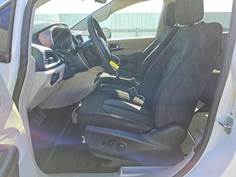 Photo 7 from auction – 2023 CHRYSLER VOYAGER with VIN 2C4RC1CG0PR515769
